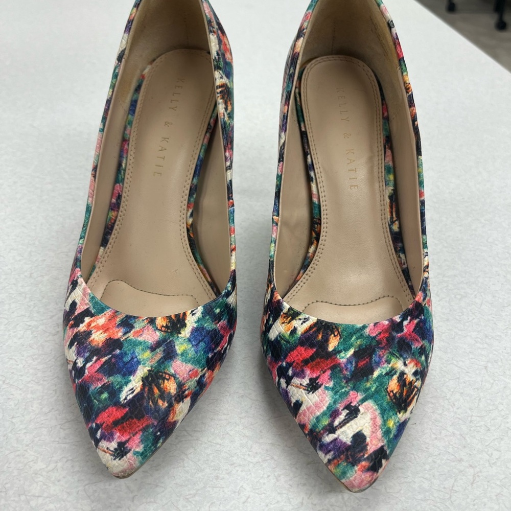 Kelly & Katie Multicolor Floral Pointed-Toe Pumps - Picture 6 of 6